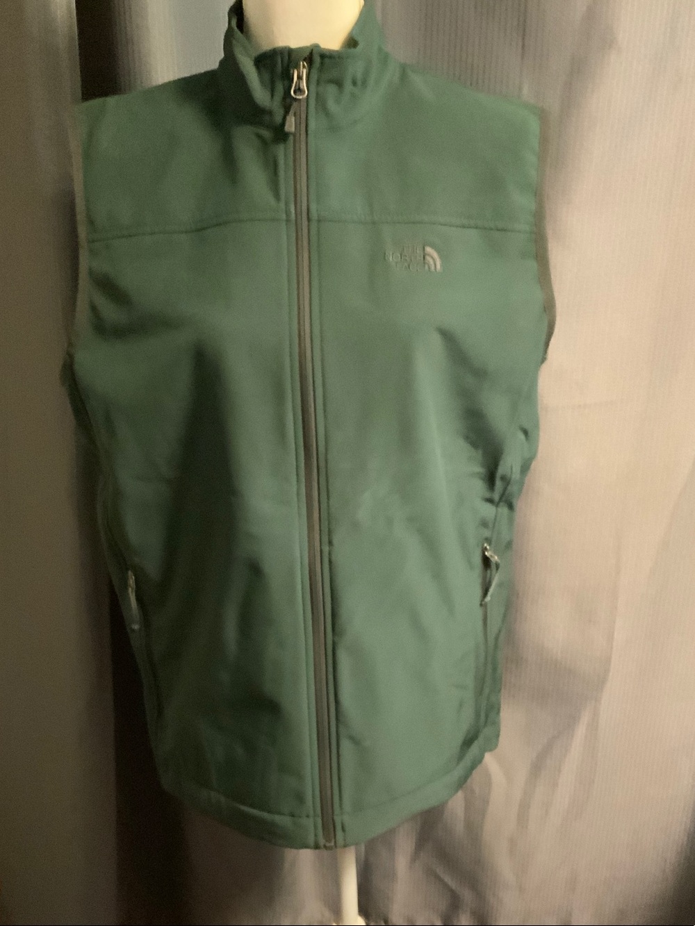 The North Face Men's Dark Green Softshell Vest